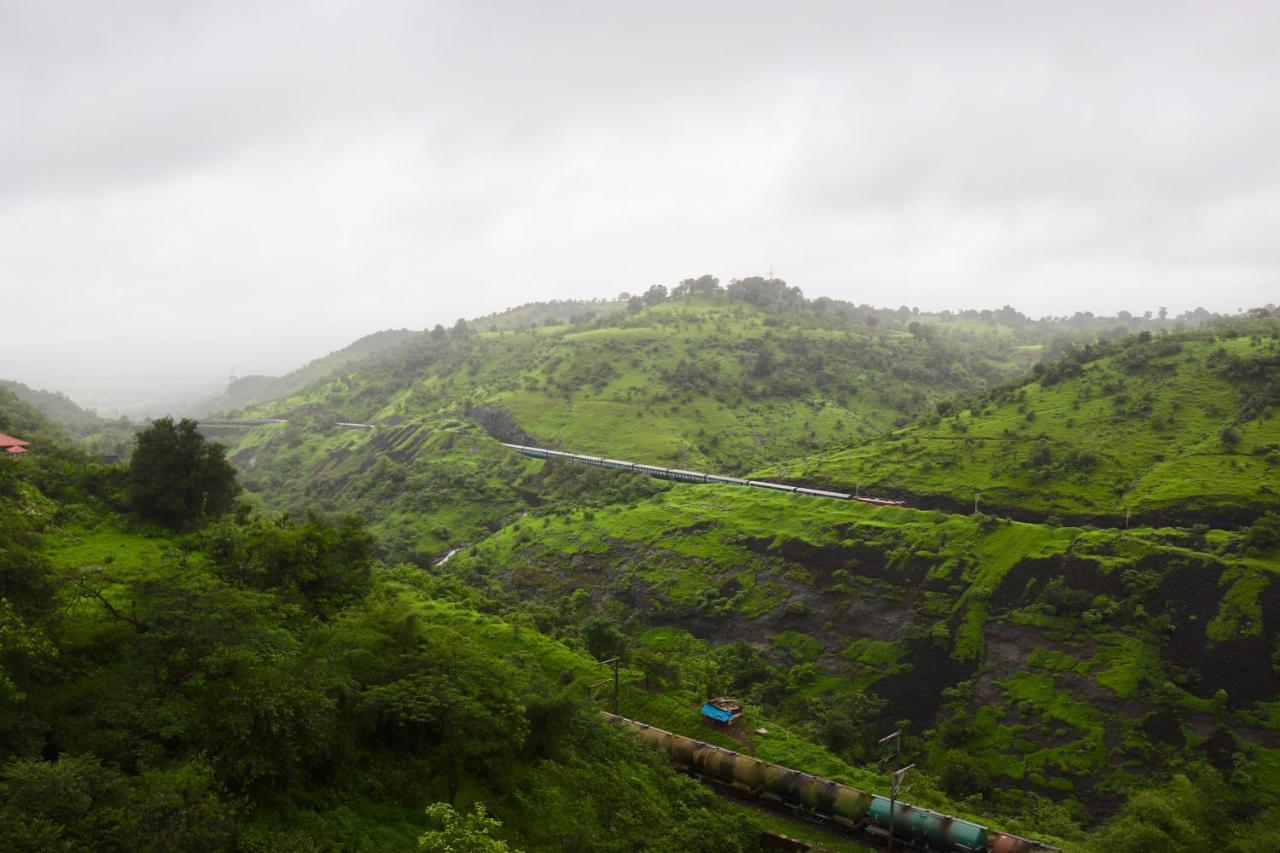 Manas Resort With Petting Zoo, Igatpuri Exterior foto
